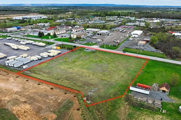 Carp - Huntley Ward, ON K0A 1L0,2679 Carp RD