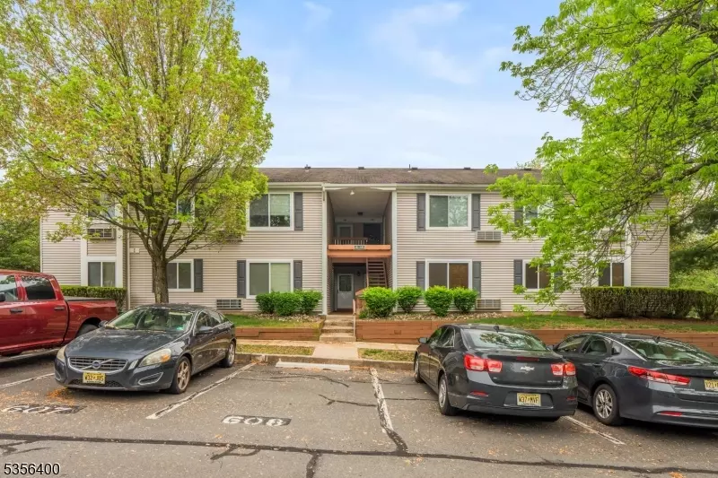 43 Bolton Ct #1, Franklin Twp., NJ 08873