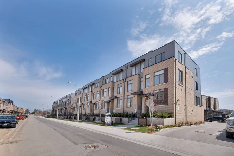 141 Green Gardens BLVD, Toronto C04, ON M6A 0E3