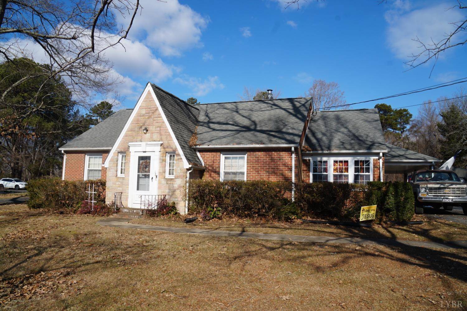 Brookneal, VA 24528,1236 Lynchburg AVE