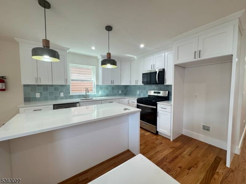 Newark City, NJ 07112,11 Edwin Pl