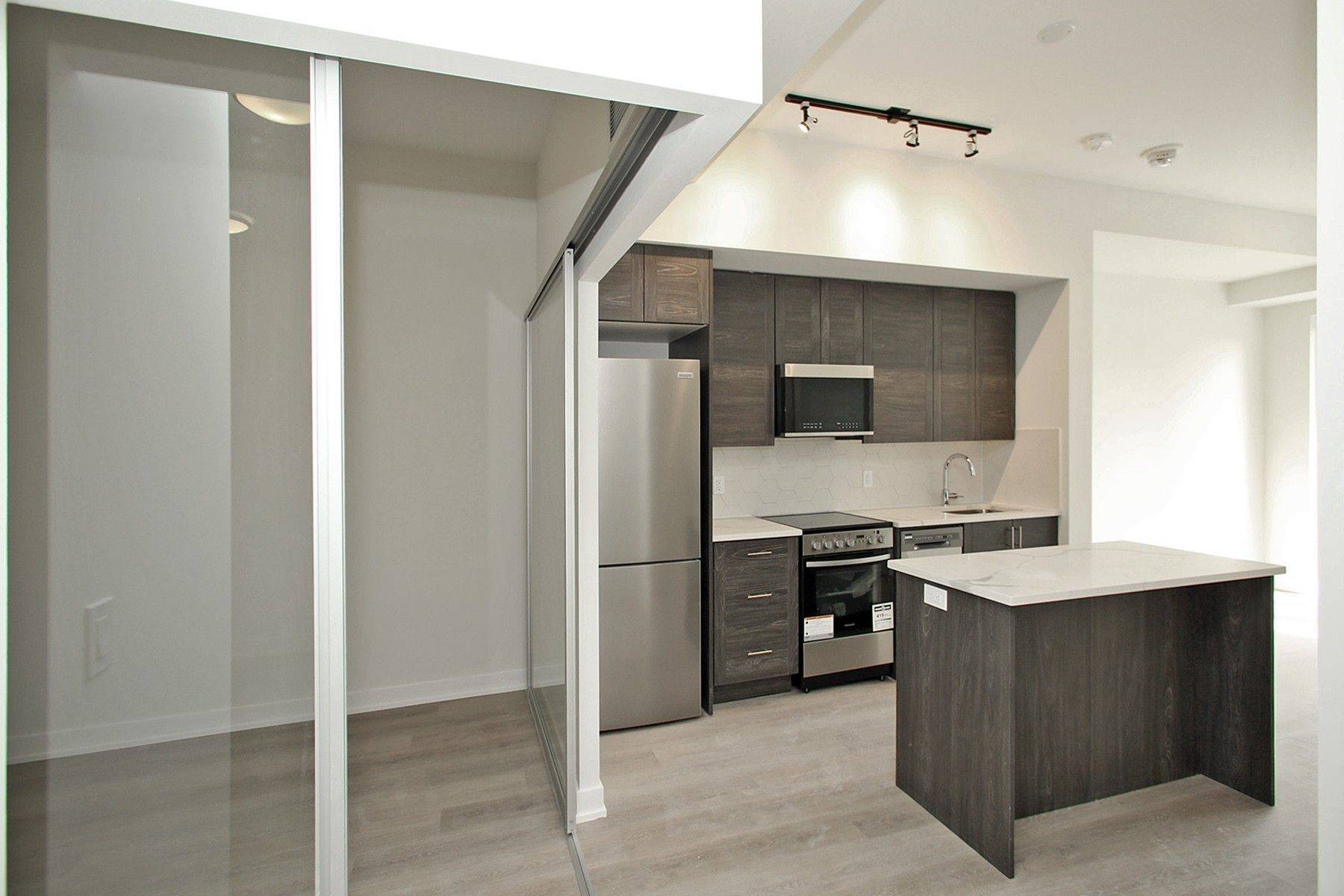 Toronto C07, ON M2N 0L7,15 Ellerslie AVE #1401