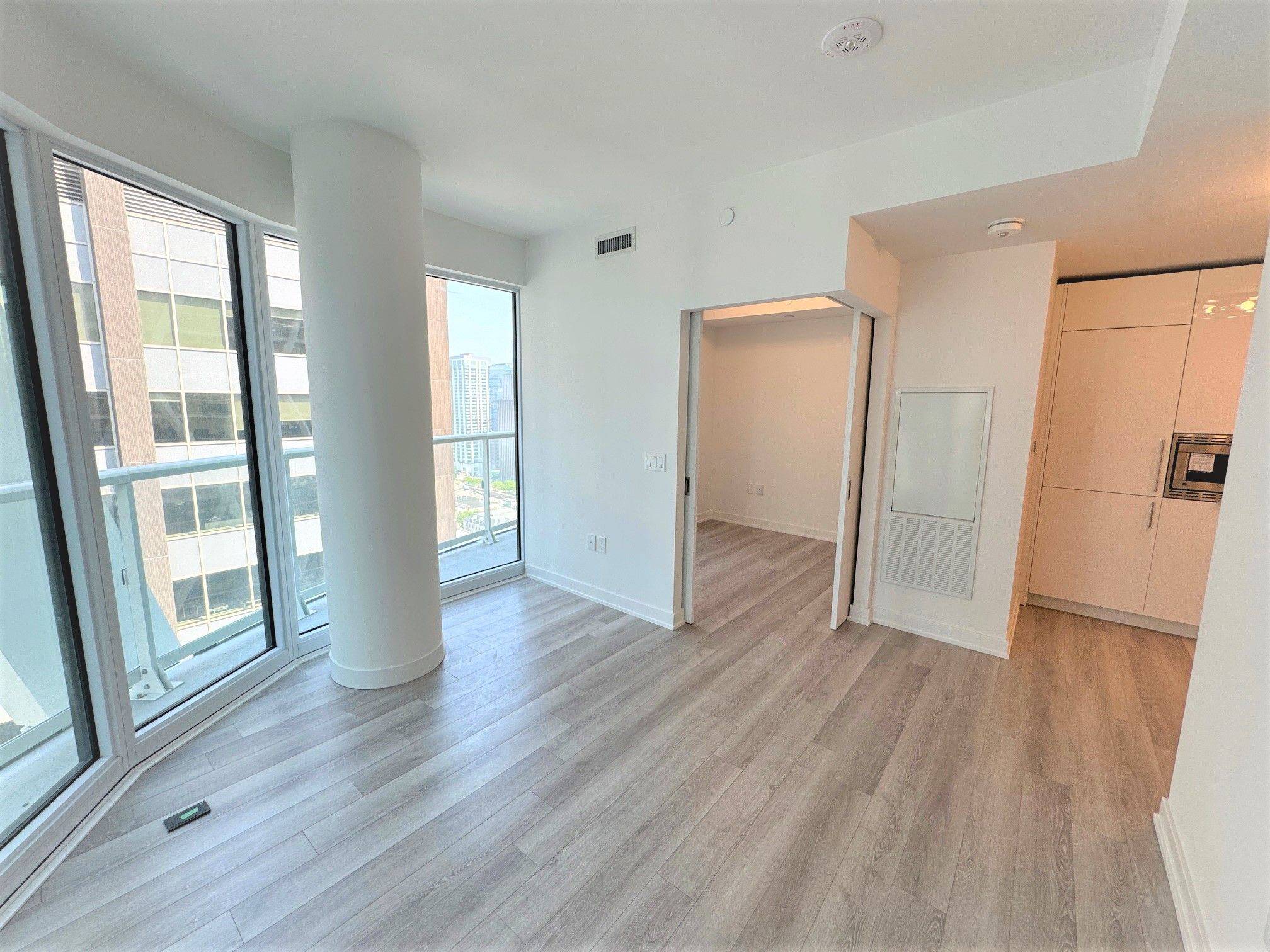 Toronto C01, ON M5T 0G7,230 Simcoe ST #2712