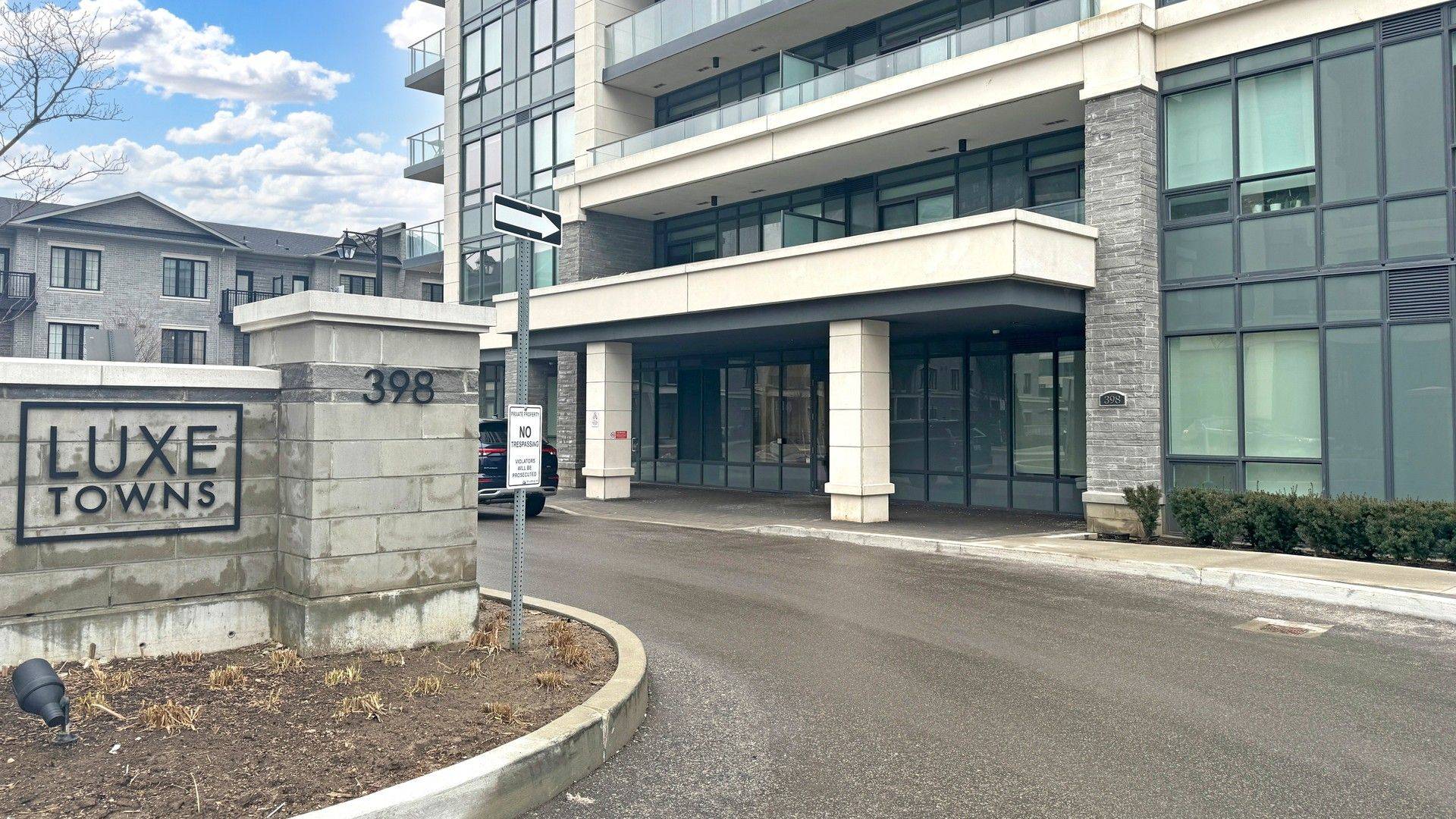 Richmond Hill, ON L4B 1A7,398 Highway 7 N/A E #1606