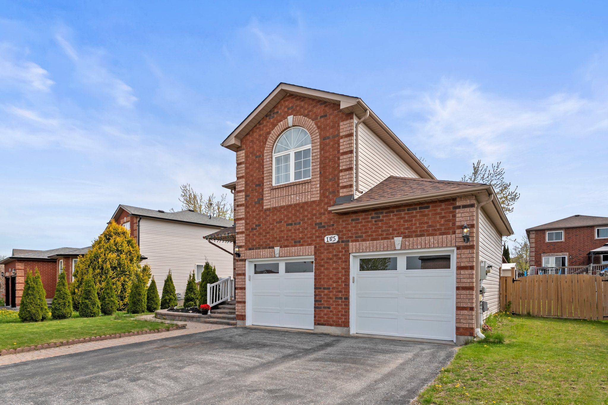 Barrie, ON L4N 8V7,165 MARSELLUS DR
