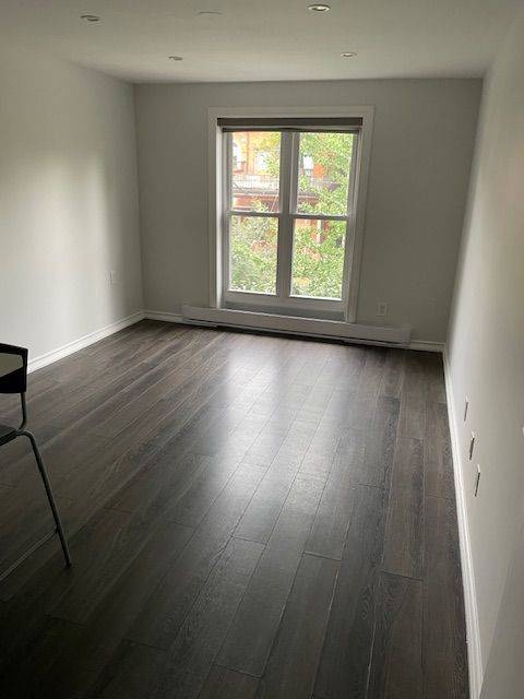 Toronto W01, ON M6R 2C6,13 Sorauren AVE #2