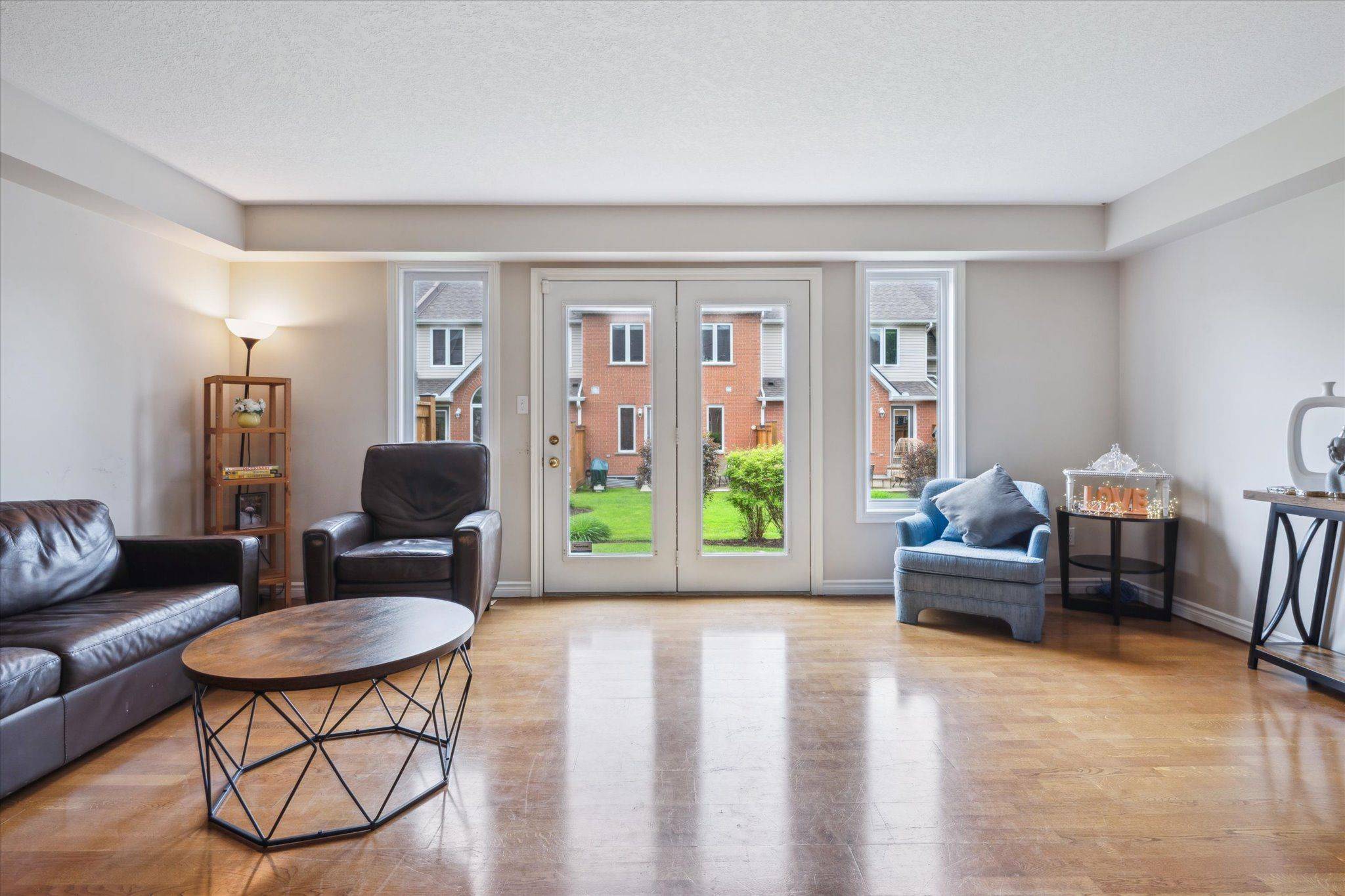 Guelph, ON N1G 5G9,165 Terraview CRES #92