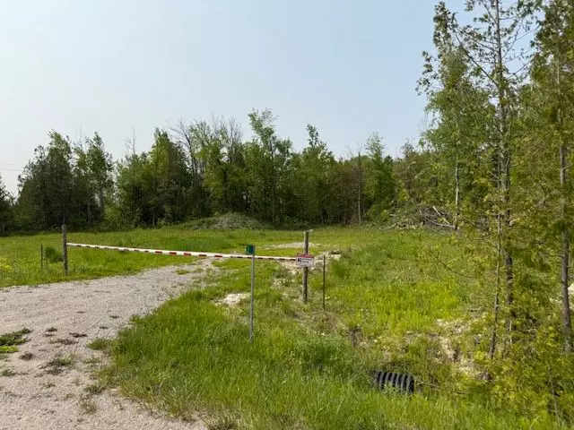 Kincardine, ON N0G 2T0,3 Lorne Beach RD