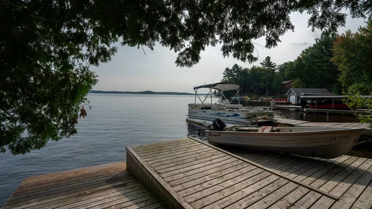 Muskoka Lakes, ON P1P 1R2,1641 WALKERS POINT RD