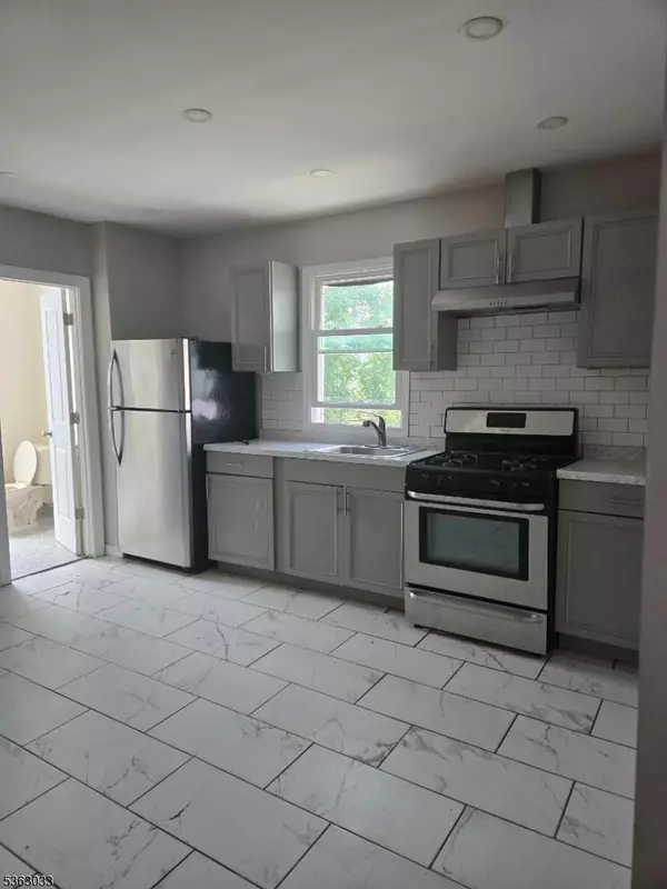Elizabeth City, NJ 07206,113 2Nd St