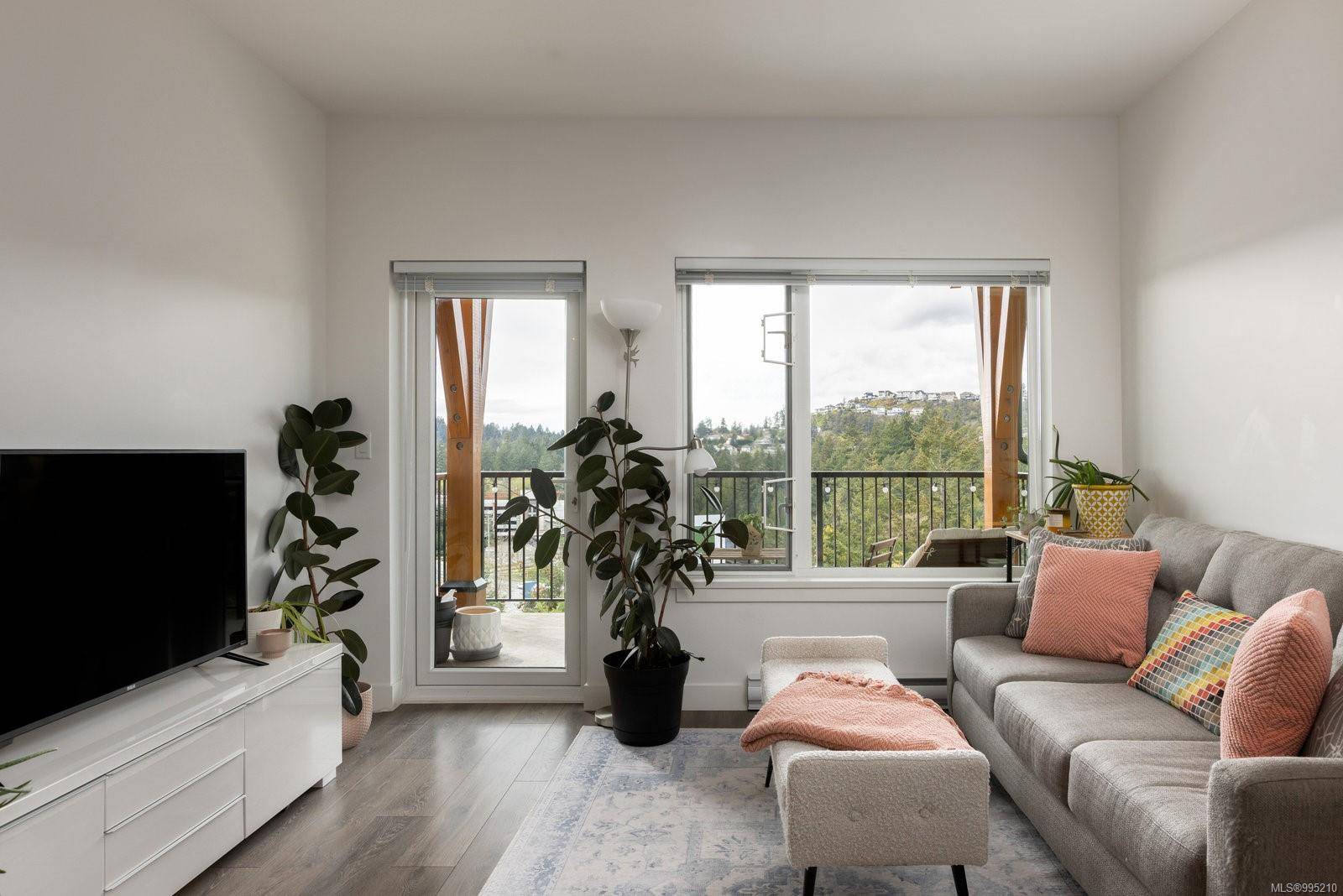 View Royal, BC V9C 0H6,290 Wilfert Rd #404