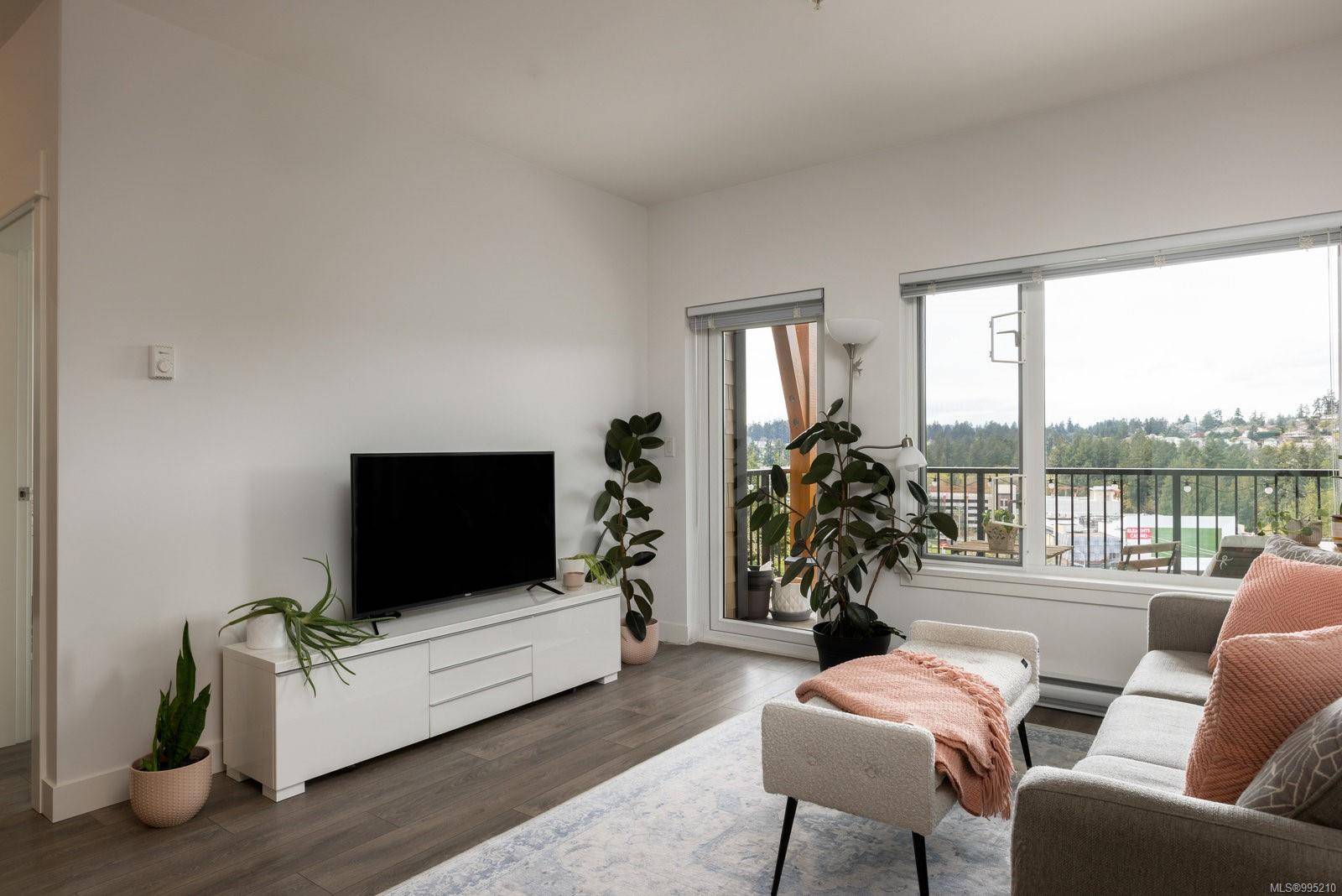 View Royal, BC V9C 0H6,290 Wilfert Rd #404