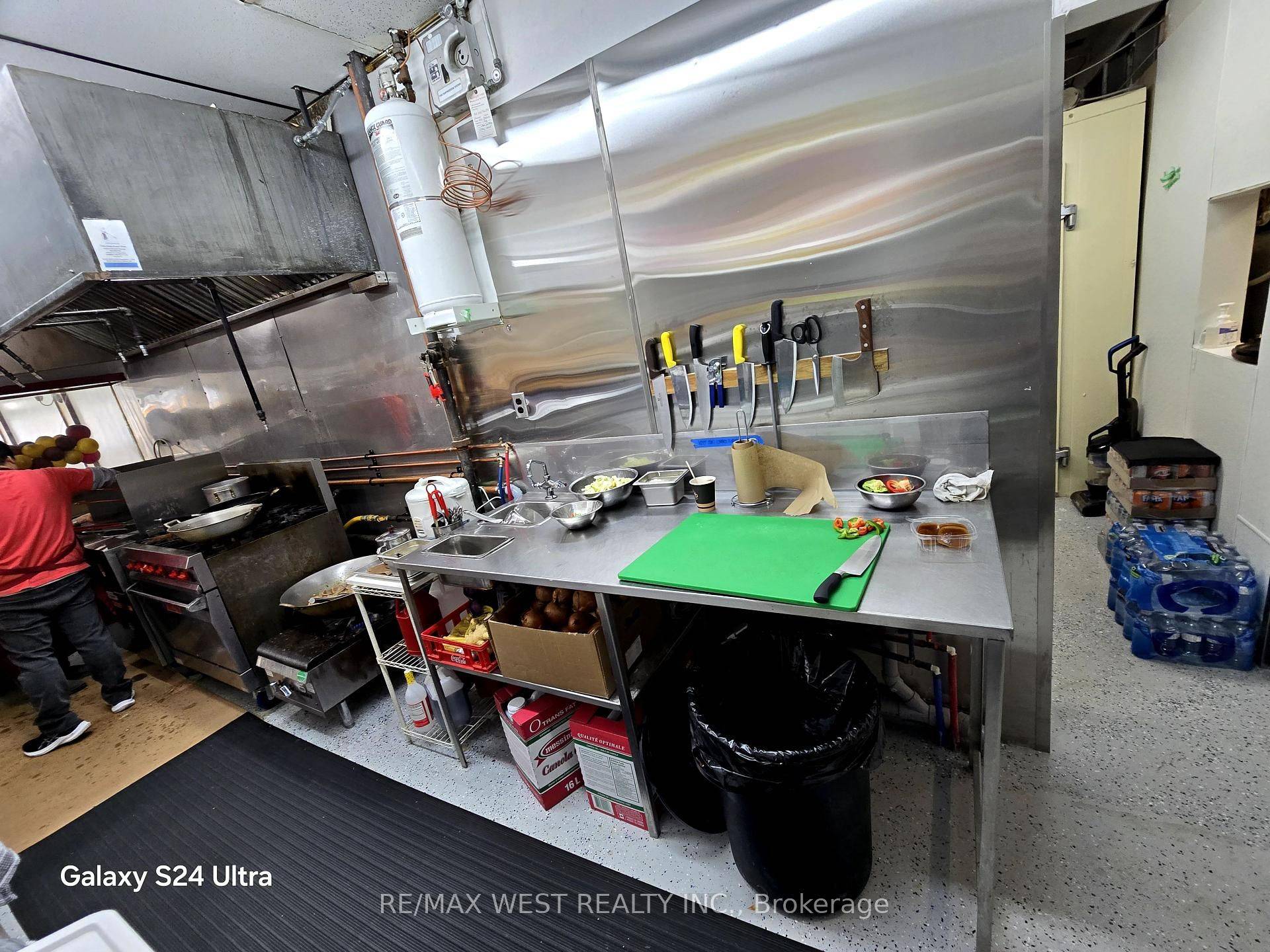 Toronto C13, ON M1R 1P7,1646 Victoria Park AVE #2