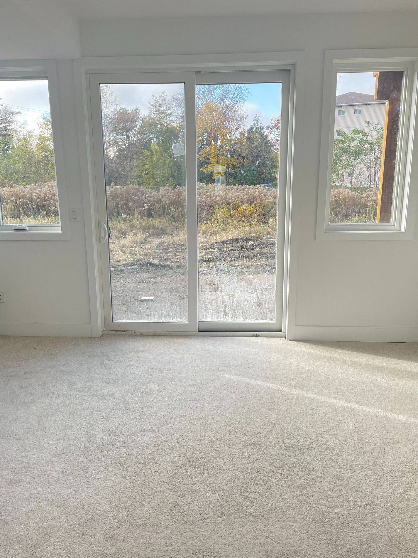 Whitby, ON L1N 1B3,12 Sobczak DR