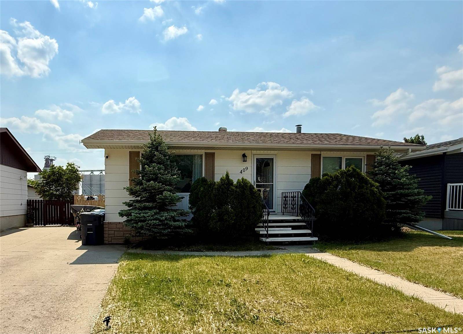 Kindersley, SK S0L 1S0,409 2nd AVENUE W