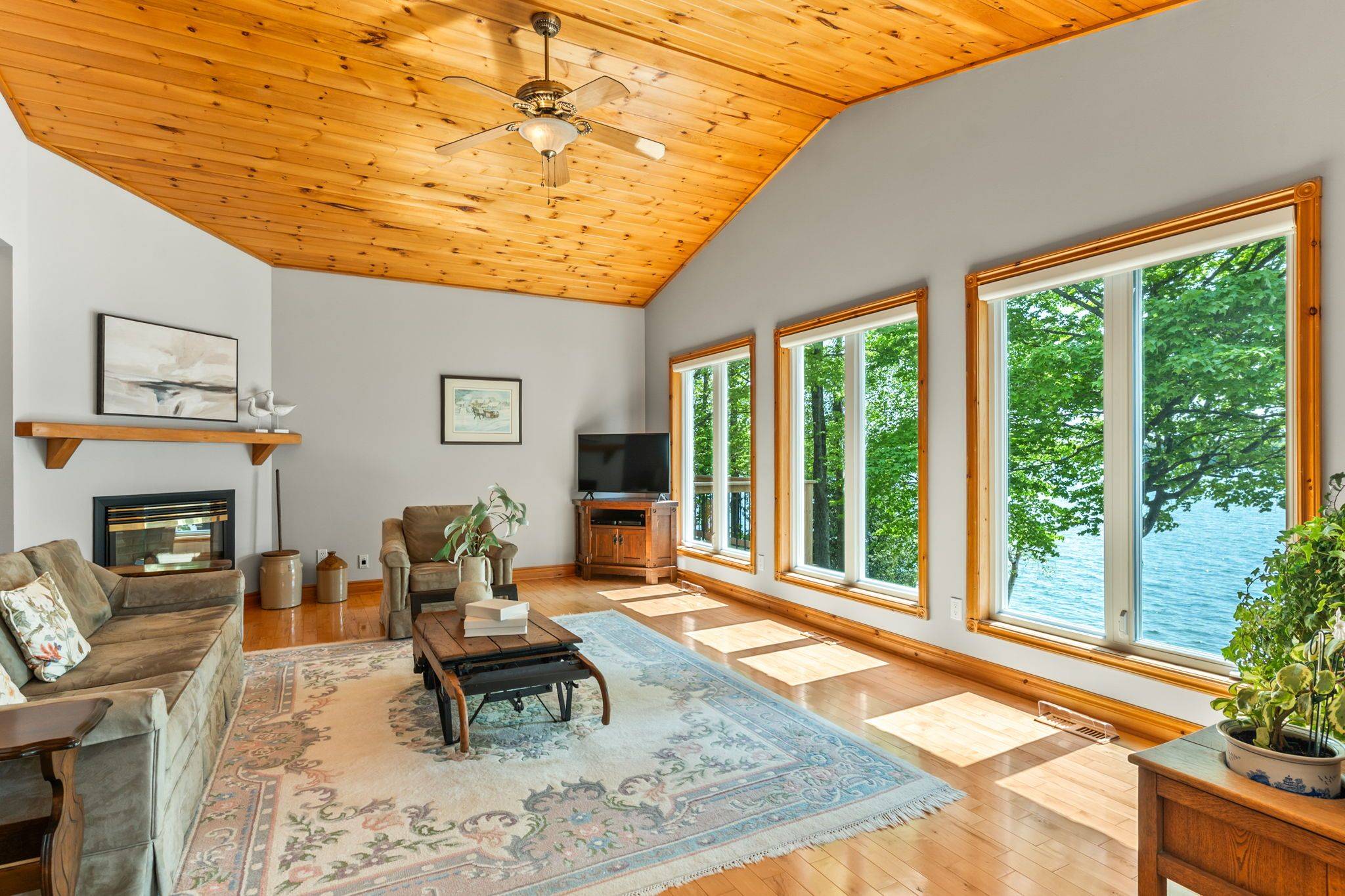 Grey Highlands, ON N0C 1E0,142 Lakeshore BLVD