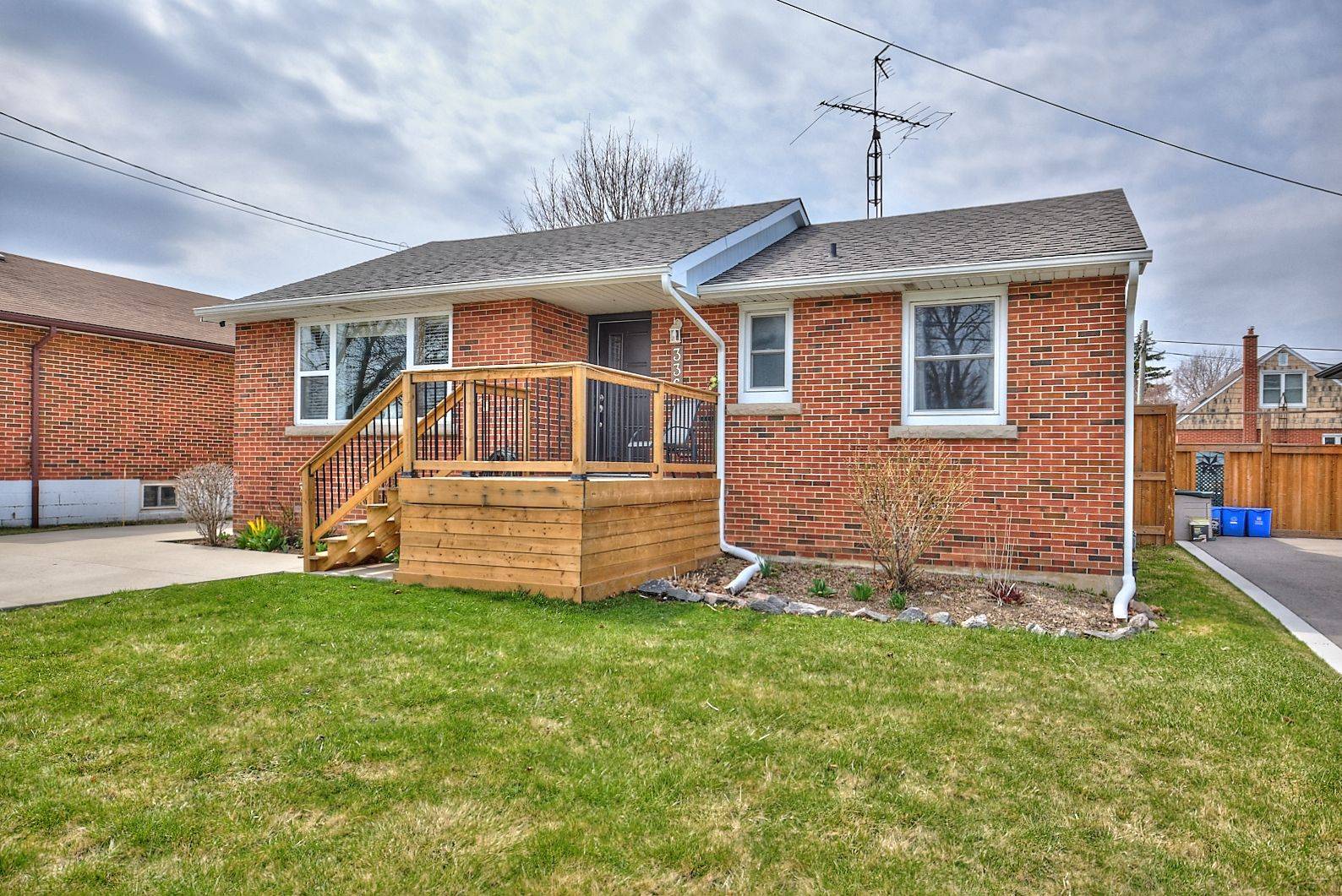 Hamilton, ON L9A 4J9,336 East 16th ST