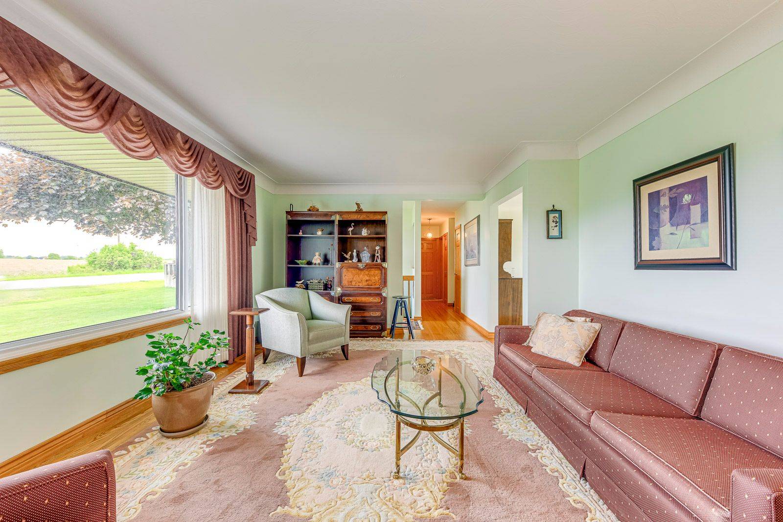 Hamilton, ON L9H 5E2,254 Sydenham RD