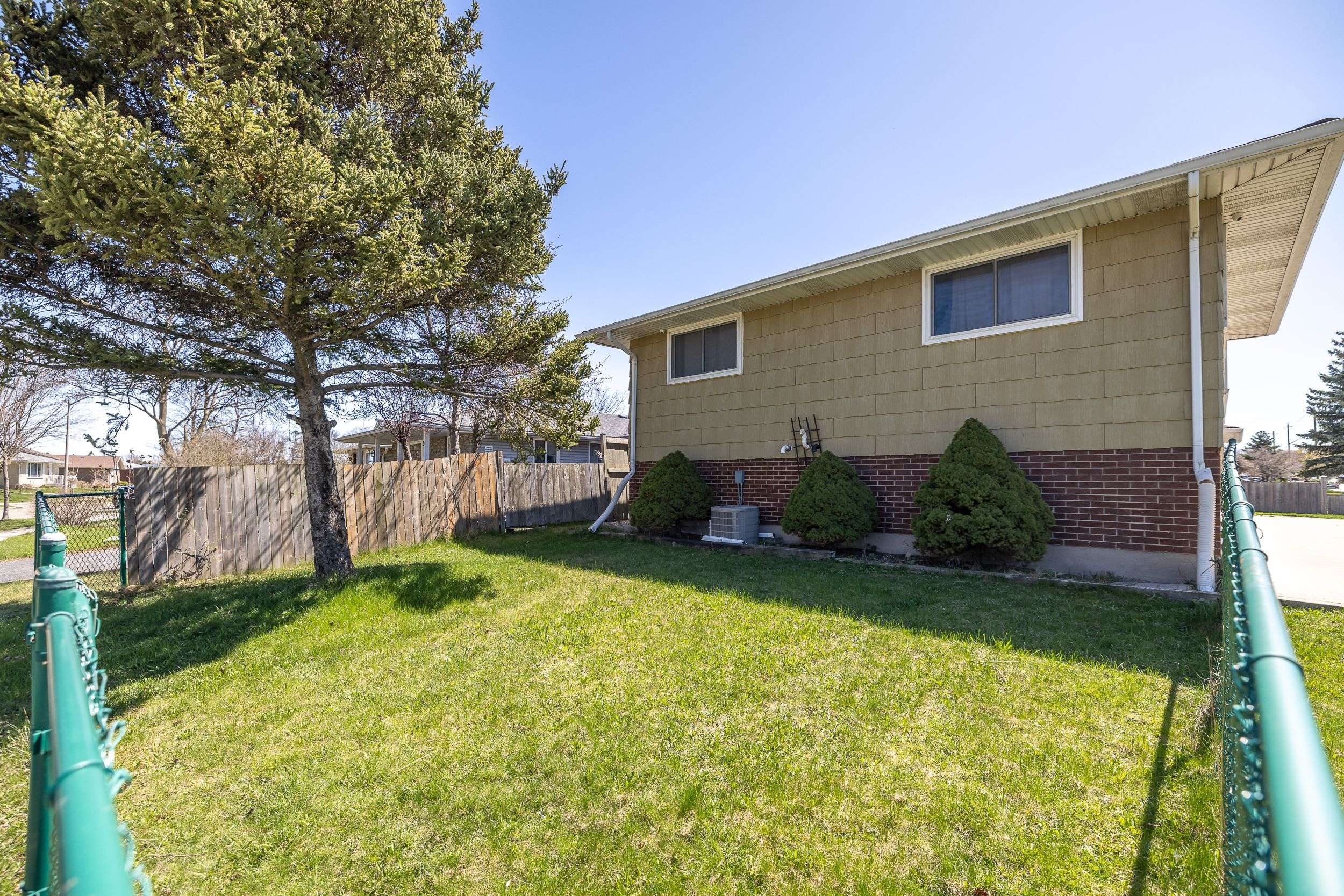 Kitchener, ON N2E 1P1,461 Strasburg RD