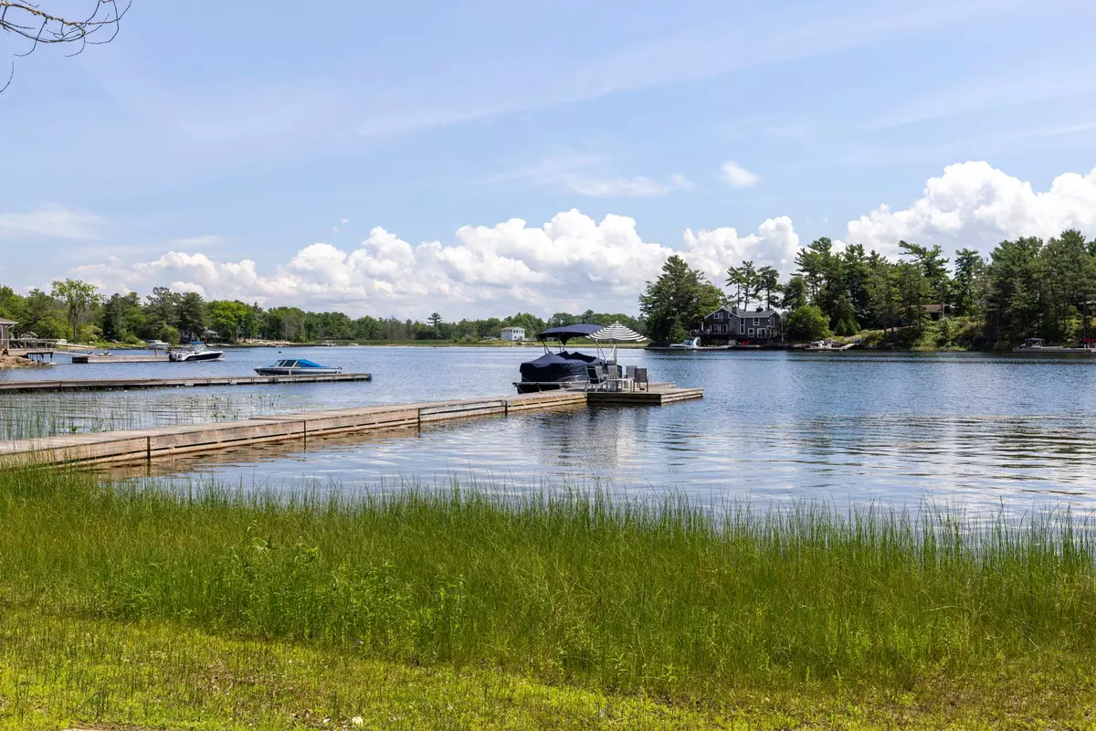 Georgian Bay, ON P0E 1E0,68 WOLVERINE BEACH RD N/A