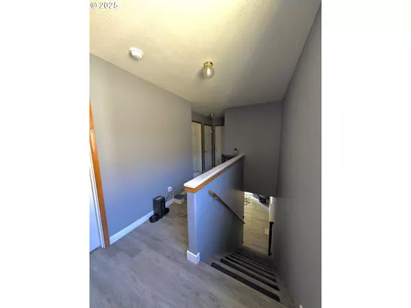 Portland, OR 97233,1912 SE 122ND AVE #11