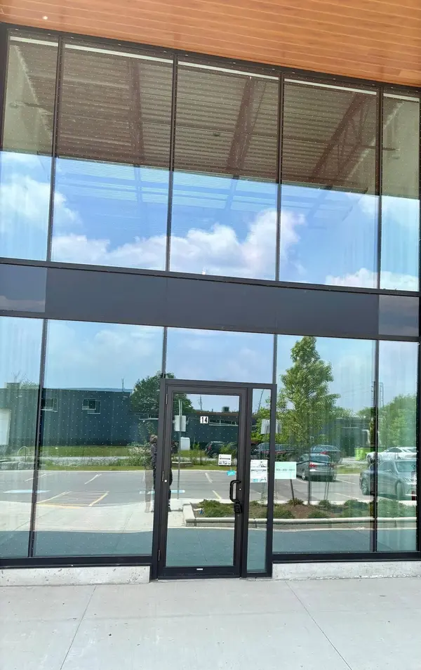 Oakville, ON L6K 2G3,530 Speers RD #14