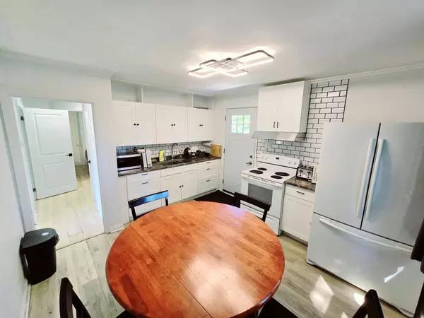 London South, ON N6C 2C5,24 Fairview CT