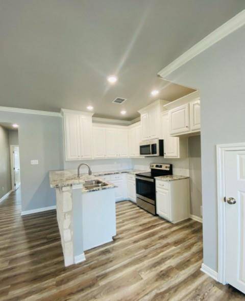 Mcgregor, TX 76657,716 S Main Street #718