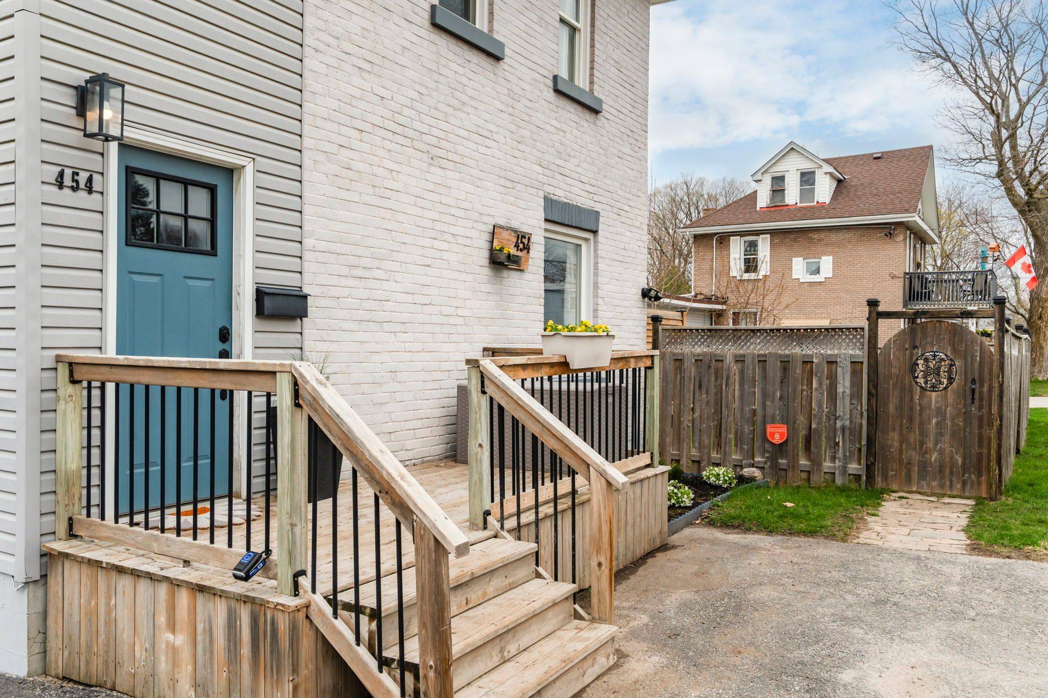 Midland, ON L4R 2K9,454 Colborne ST