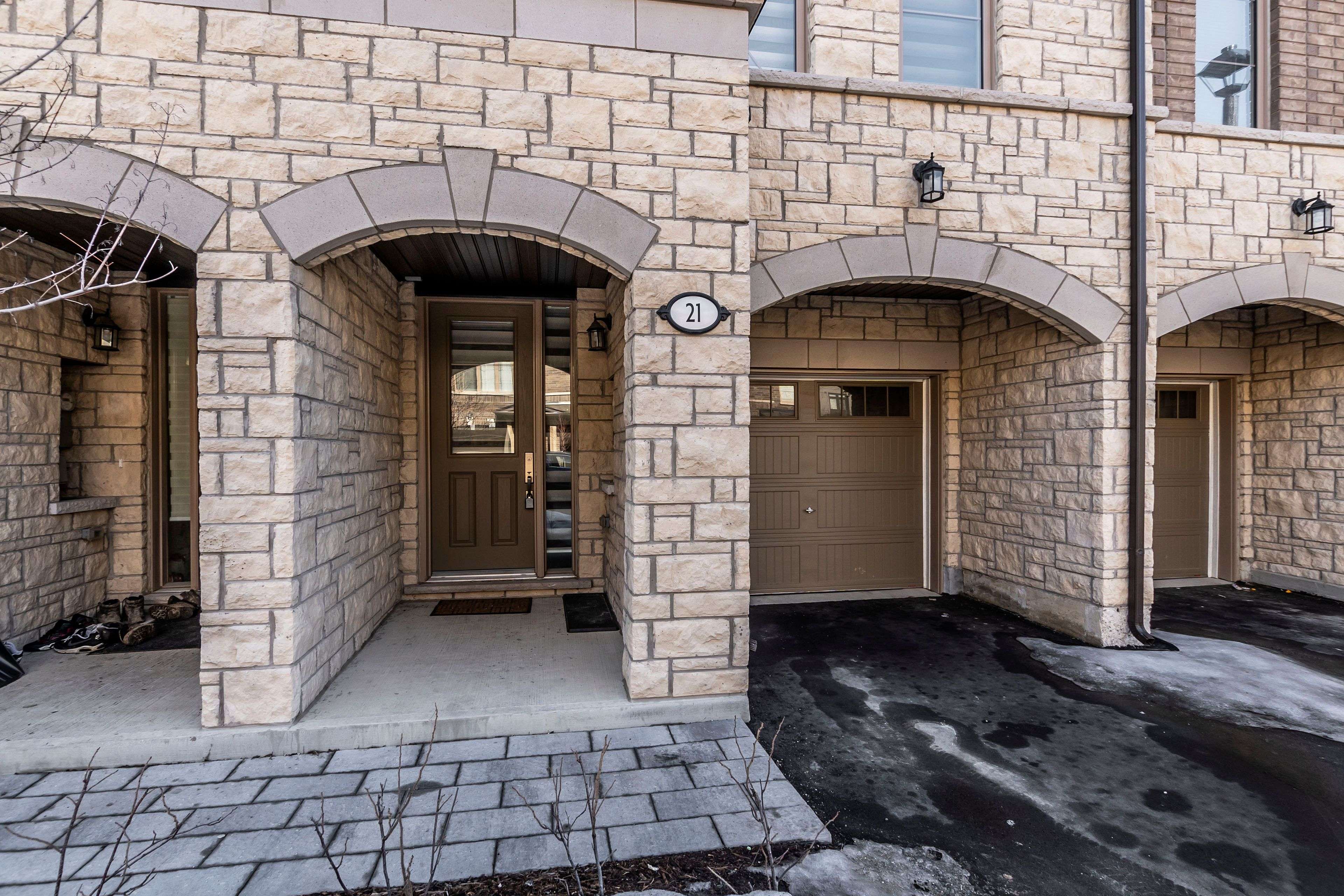 21 Arcola ST, Brampton, ON L6P 4N7