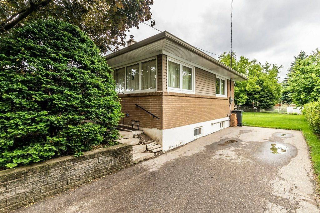 Milton, ON L9T 1C3,207 Elmwood CRES