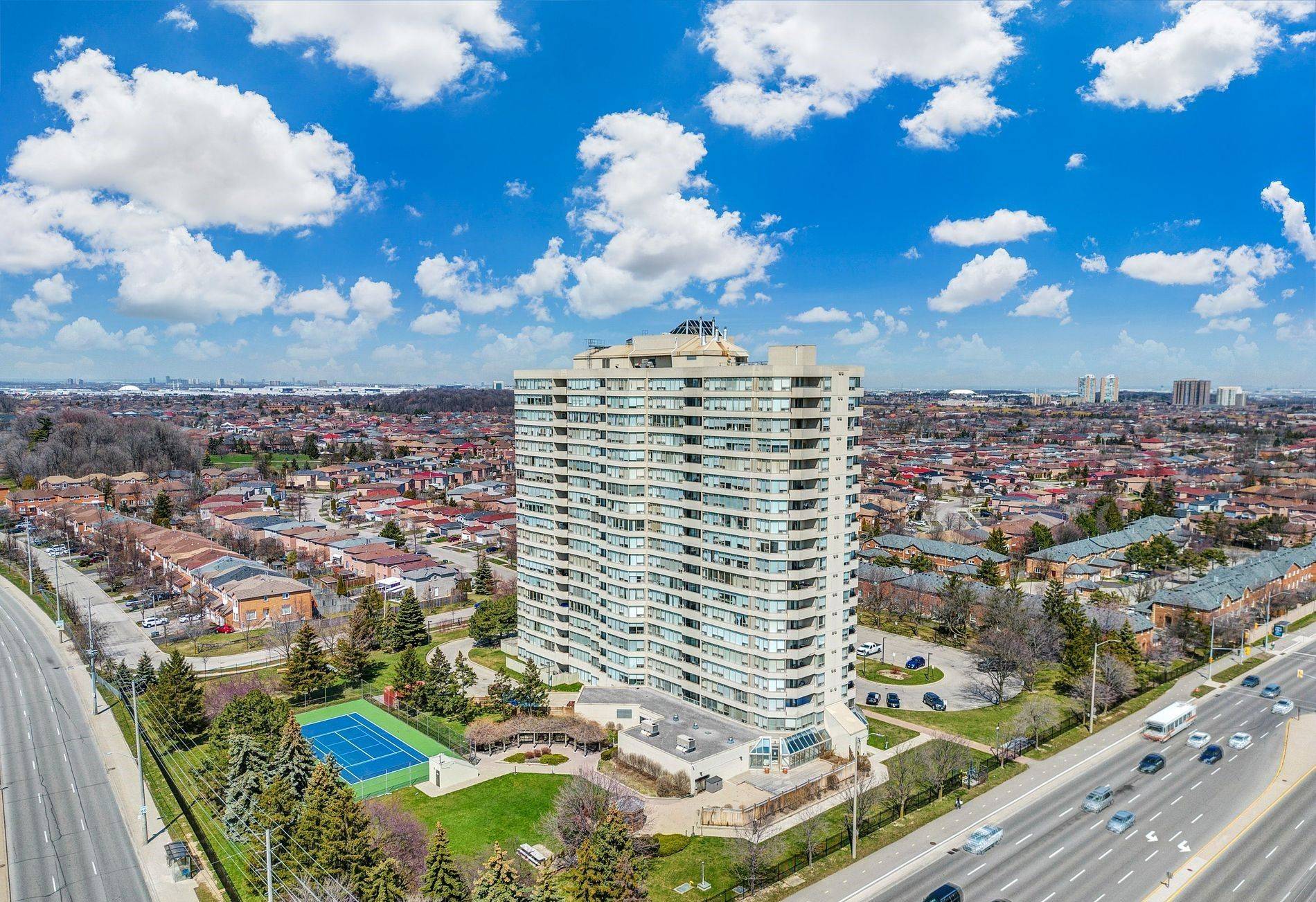 Mississauga, ON L5R 3G8,700 Constellation DR #502