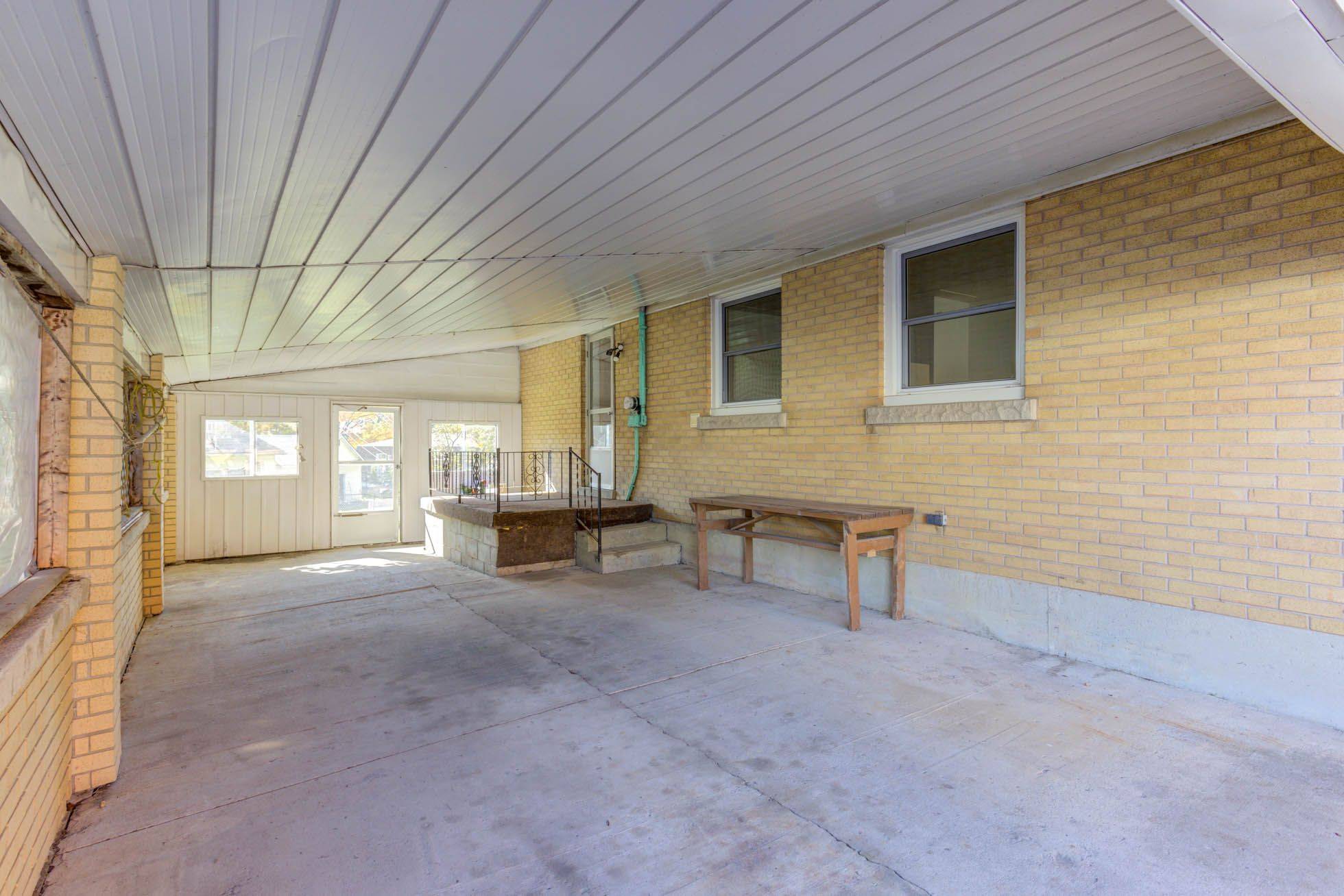Wellington North, ON N0G 2L3,385 Main ST S