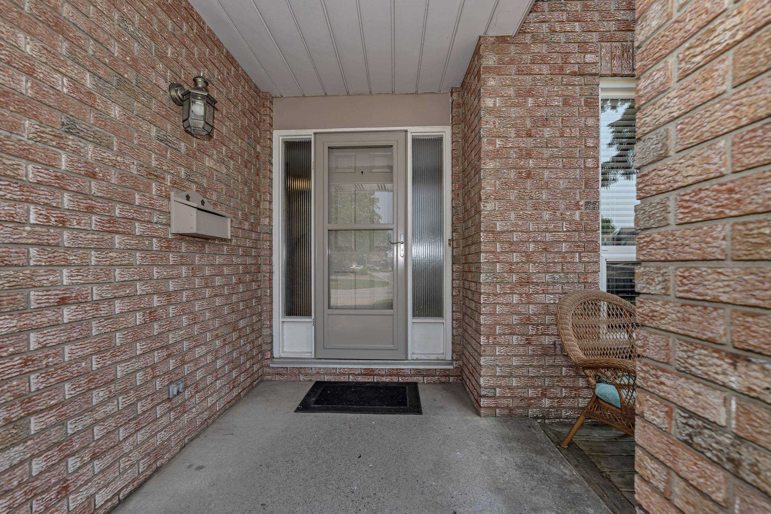 Orleans - Convent Glen And Area, ON K1C 2B5,1138 STE AGATHE PARK