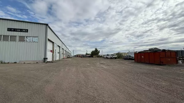 27 Mccool CRES, Crossfield, AB T4B 4L5
