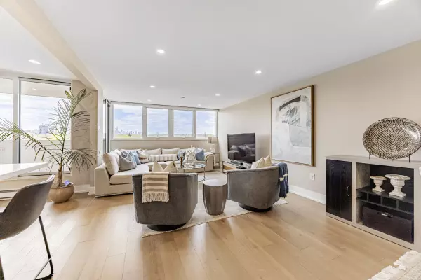 Toronto C09, ON M4W 3M3,360 Bloor ST E #603