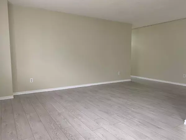 Toronto E04, ON M1P 4S9,1950 Kennedy RD #108
