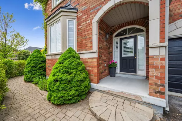 Oakville, ON L6M 4Z3,2187 Alderbrook DR