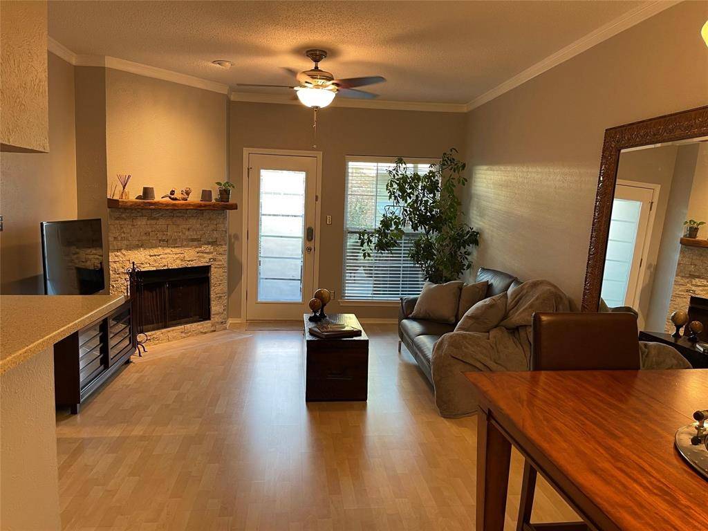 Dallas, TX 75214,7151 Gaston Avenue #1106