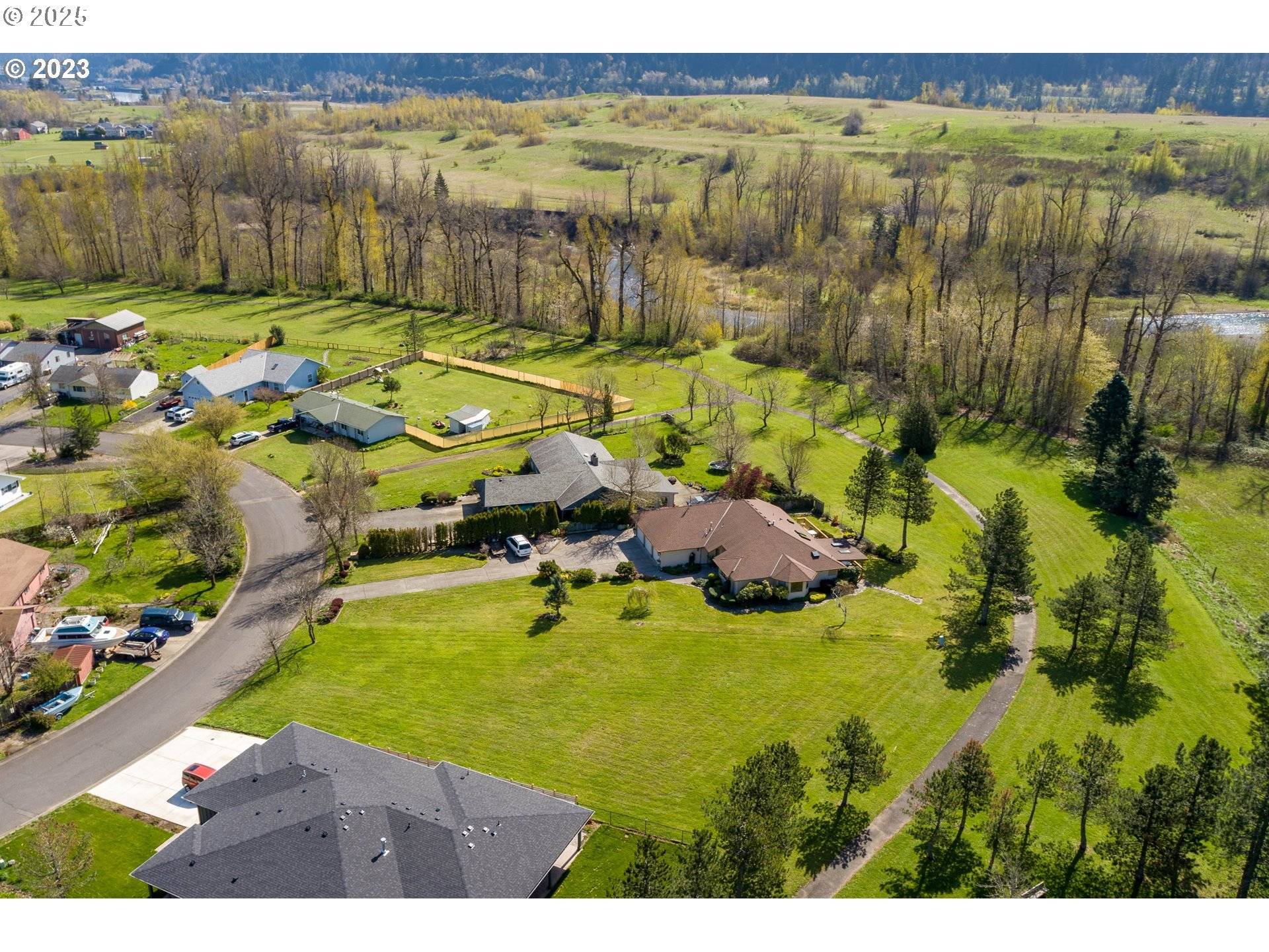 North Bonneville, WA 98639,319 HAMILTON ST