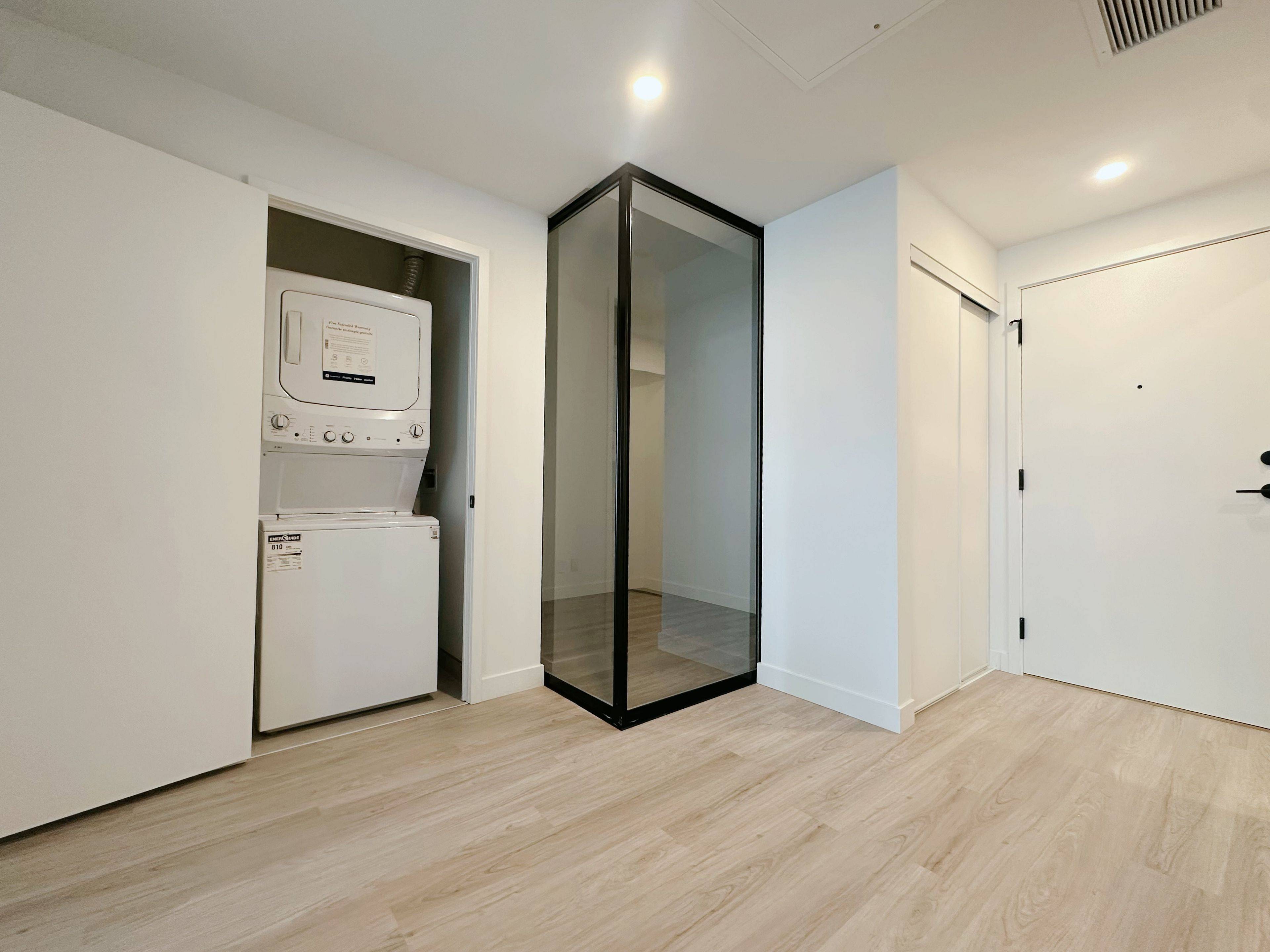 Toronto E02, ON M4L 0B7,1050 Eastern AVE #341