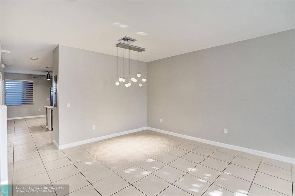 Miami, FL 33179,389 NE 208TH TER  #389