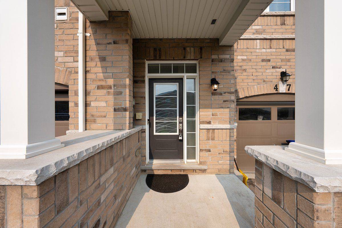 Bradford West Gwillimbury, ON L3Z 0R2,45 Webb ST