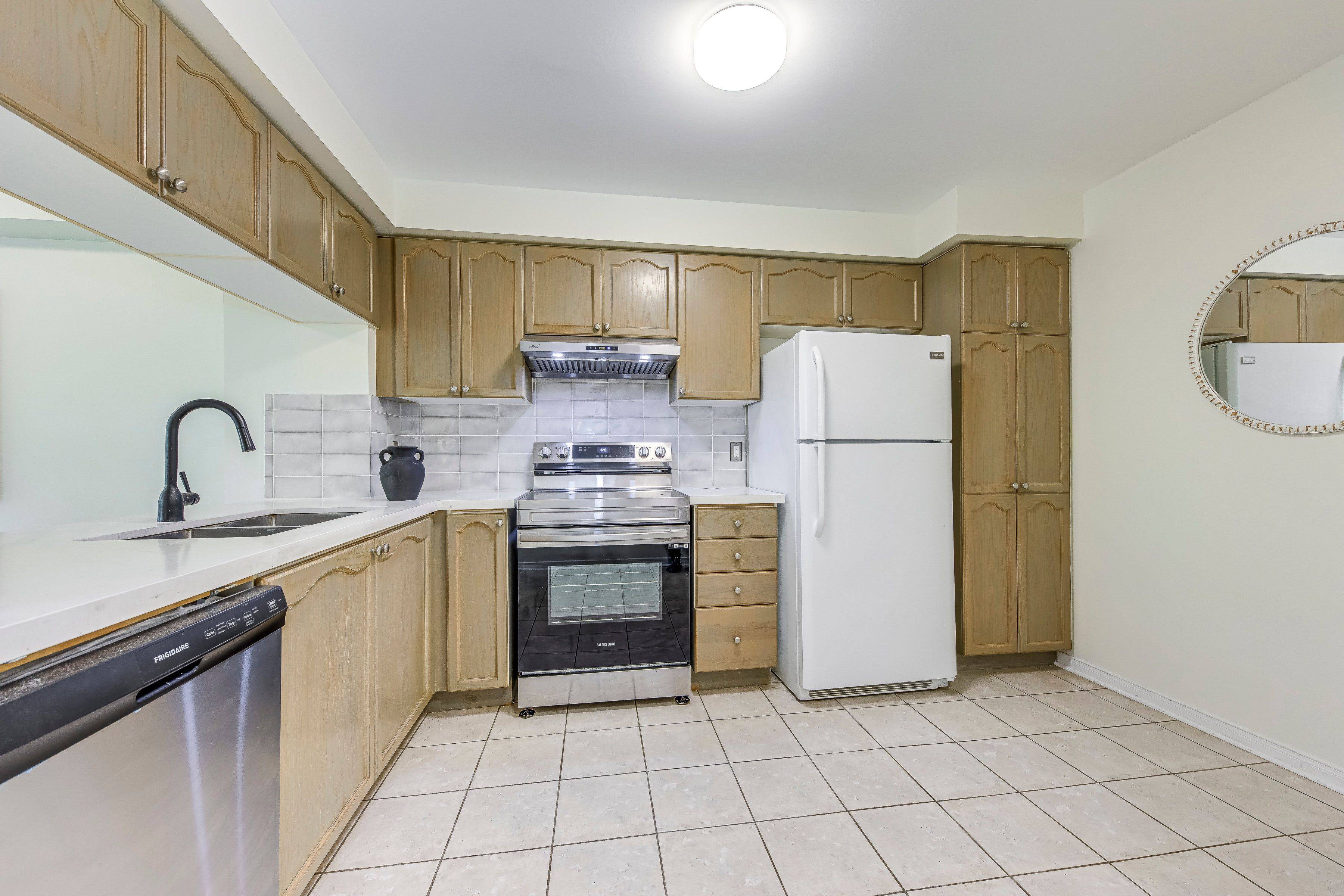 Mississauga, ON L5M 5W7,4600 Kimbermount AVE #85