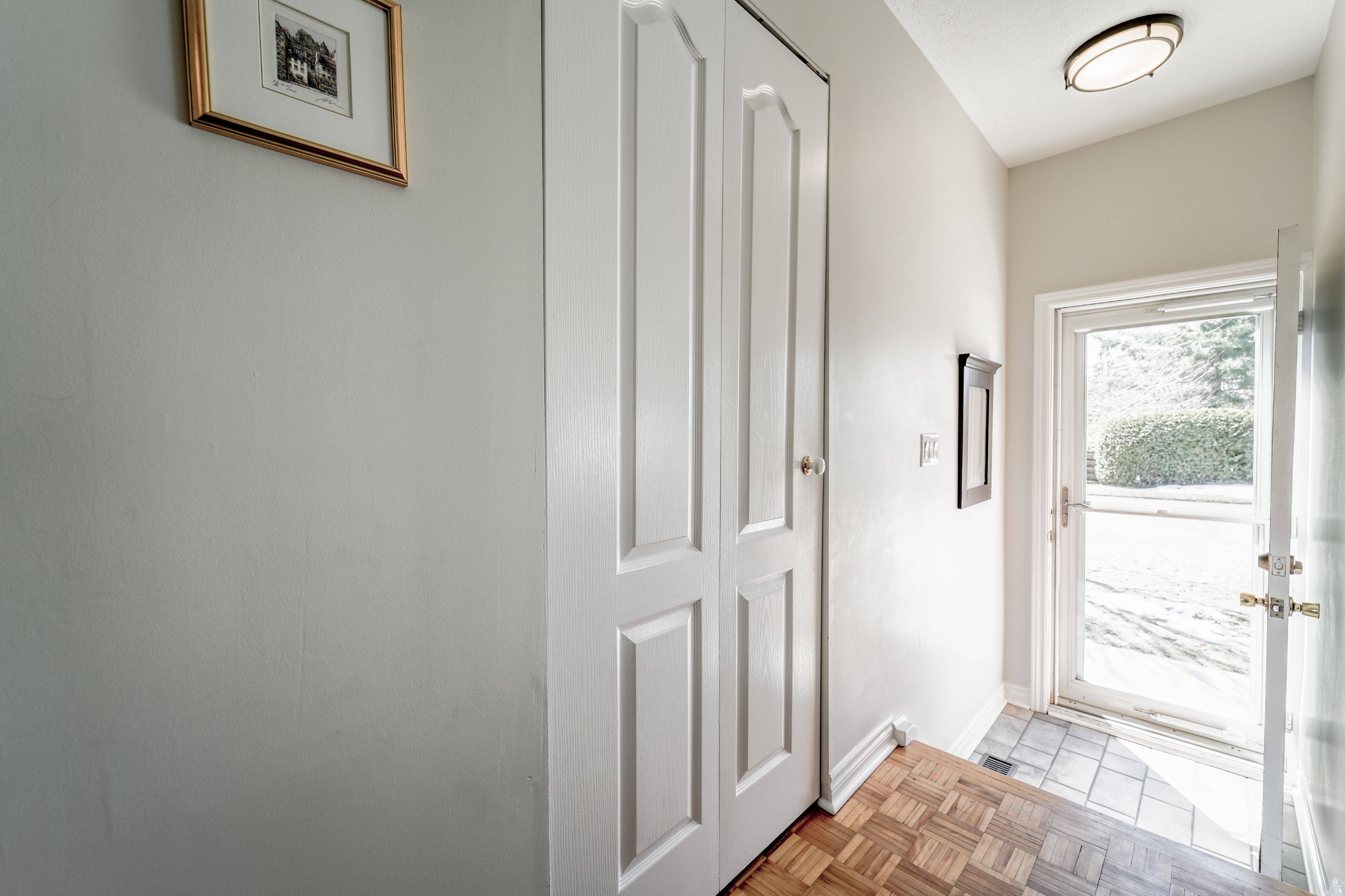 Kanata, ON K2L 1P6,17 Uxbridge CRES