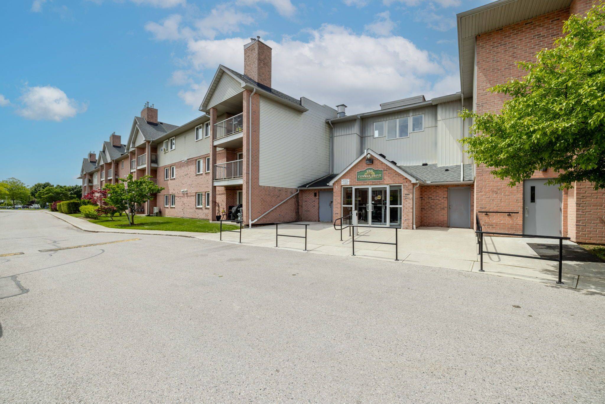 London South, ON N6E 3N1,136 Conway DR #82