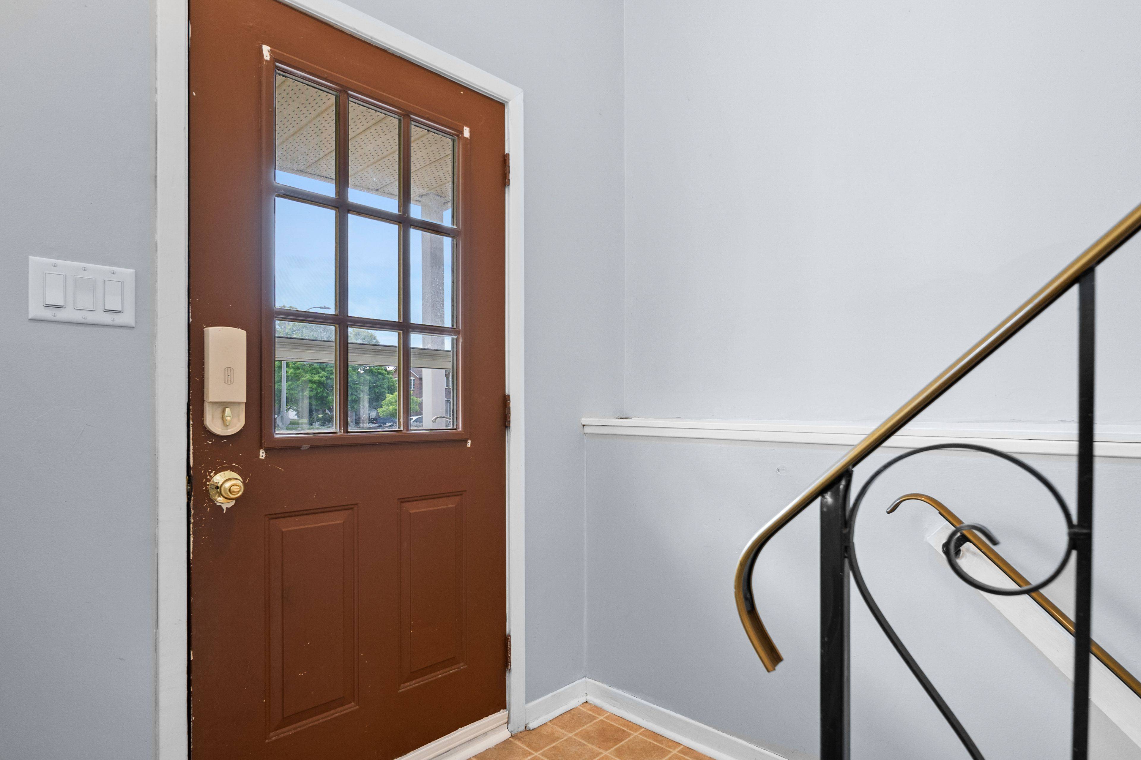Kingston, ON K7M 7Z1,353 Kingsdale AVE