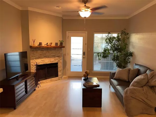 Dallas, TX 75214,7151 Gaston Avenue #1106