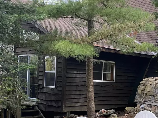 Kearney, ON P0A 1M0,393 Loon Lake RD S