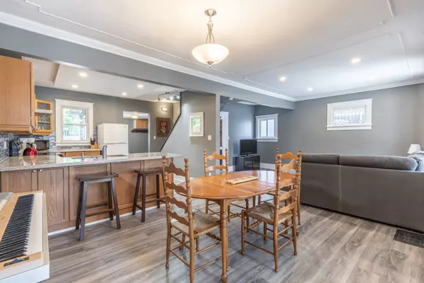 Niagara Falls, ON L2E 2M7,4993 Maple ST